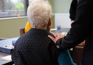Personne âgeée - Défenseur des droits 
