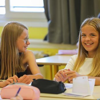 Collégiennes en classe