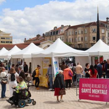 Chapiteaux du Village de la santé mentale place Charles 3