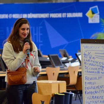 Jeune en service civique