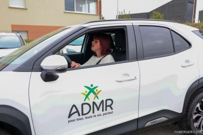 Aide à domicile dans un véhicule ADMR - Agrandir l'image, fenêtre modale